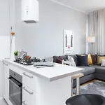 Center By Renters *