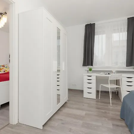 Center By Renters
